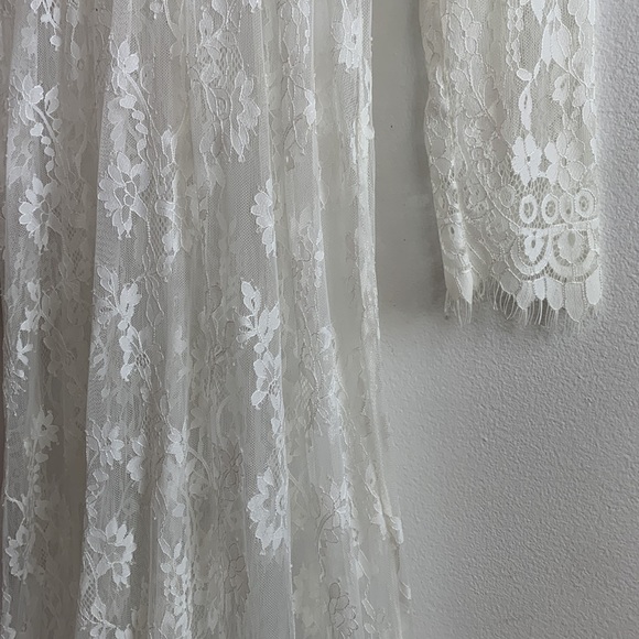 NWT Beautiful Sheer Ivory Eyelash Lace Gown - Picture 6 of 8